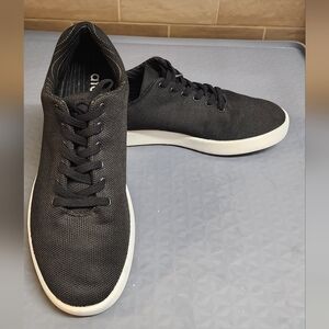 Atoms mens sz 10.5 black lace up mesh sneakers with white sole atom logo CLEAN